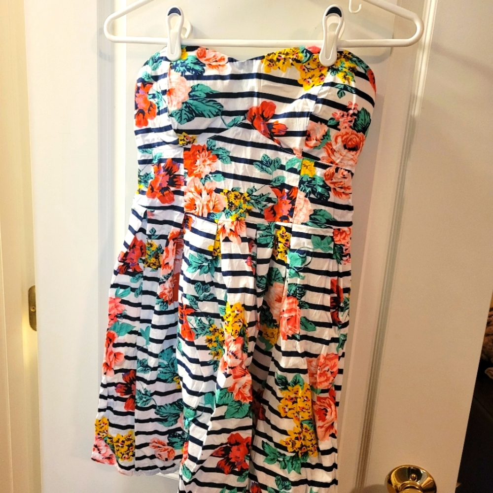 Flower and stripped tube dress